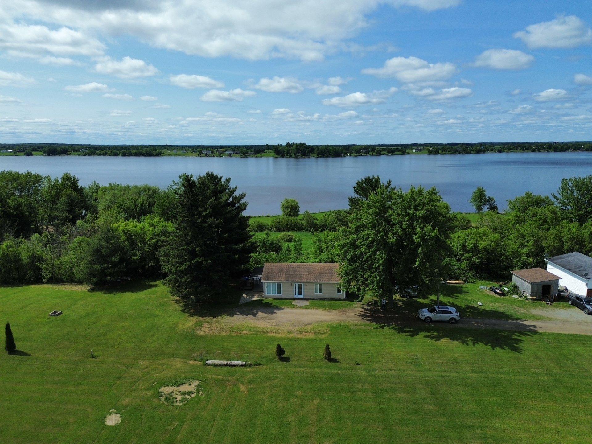 









53


Rue Marguerite

,
Grenville-sur-la-Rouge,




QC
J0V1B0

