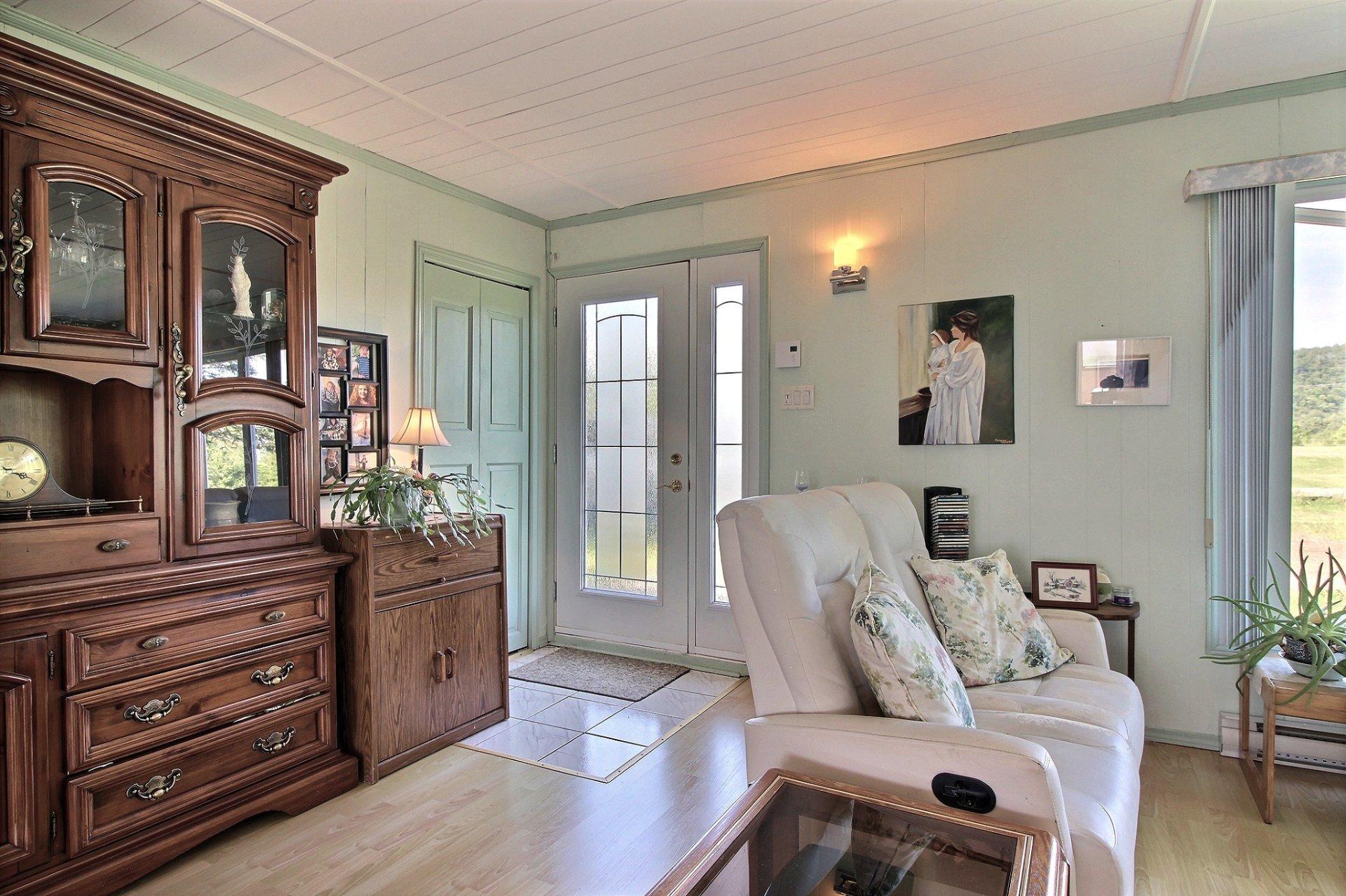 









53


Rue Marguerite

,
Grenville-sur-la-Rouge,




QC
J0V1B0

