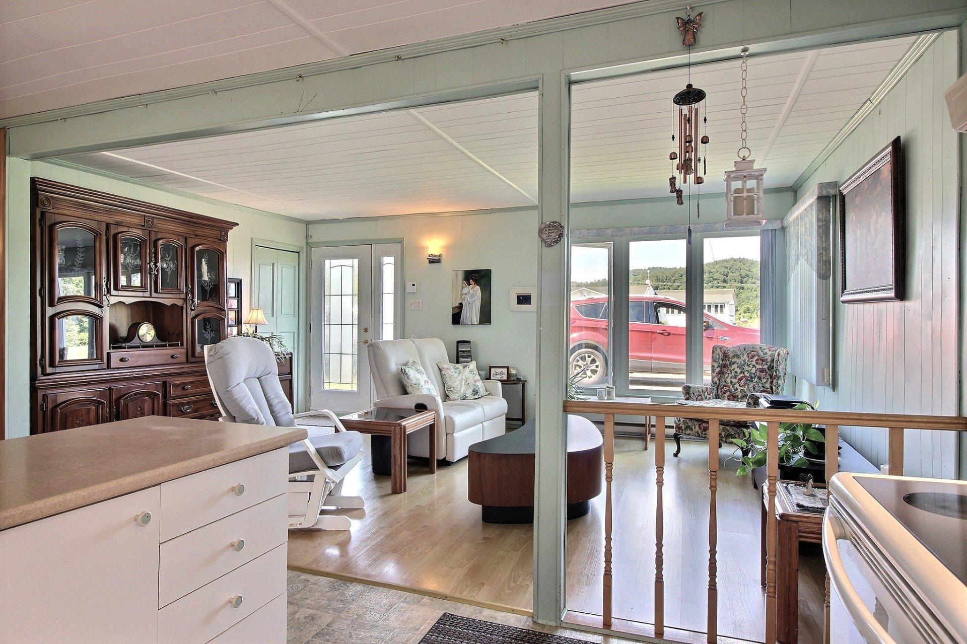 









53


Rue Marguerite

,
Grenville-sur-la-Rouge,




QC
J0V1B0

