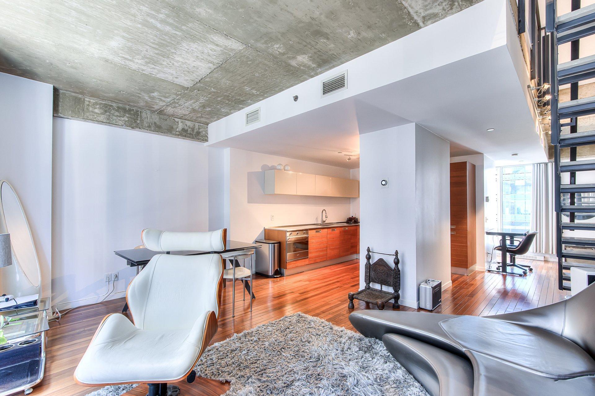 









445


Av. Viger O.

, 701,
Montréal (Ville-Marie),




QC
H2Z2B8


