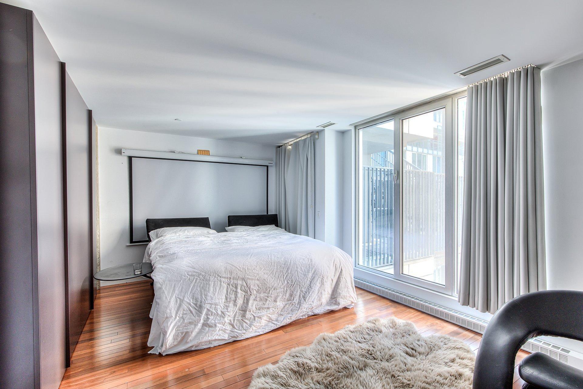 









445


Av. Viger O.

, 701,
Montréal (Ville-Marie),




QC
H2Z2B8

