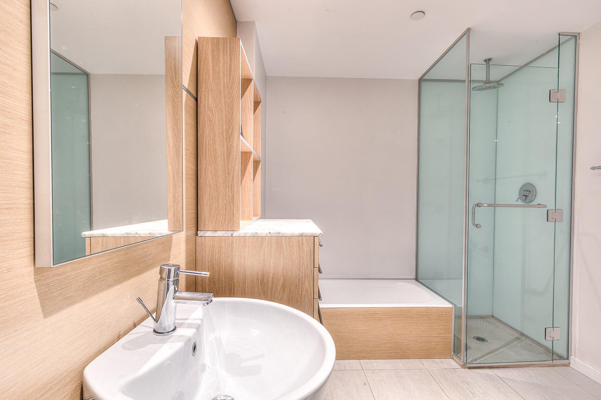 









445


Av. Viger O.

, 701,
Montréal (Ville-Marie),




QC
H2Z2B8

