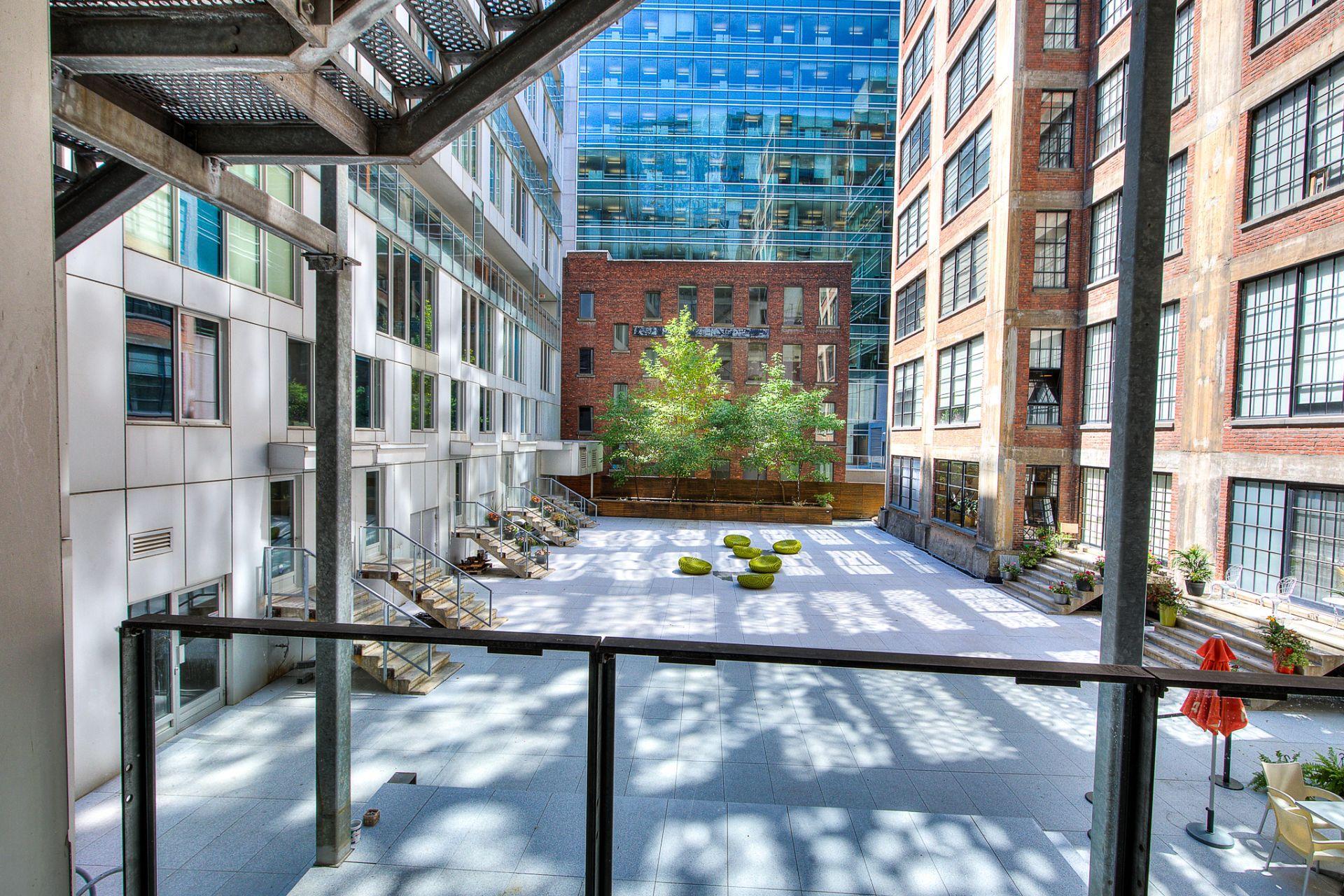 









445


Av. Viger O.

, 701,
Montréal (Ville-Marie),




QC
H2Z2B8

