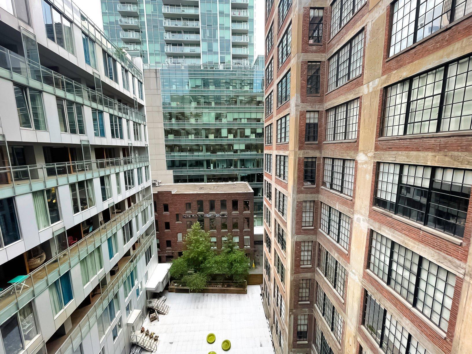 









445


Av. Viger O.

, 701,
Montréal (Ville-Marie),




QC
H2Z2B8

