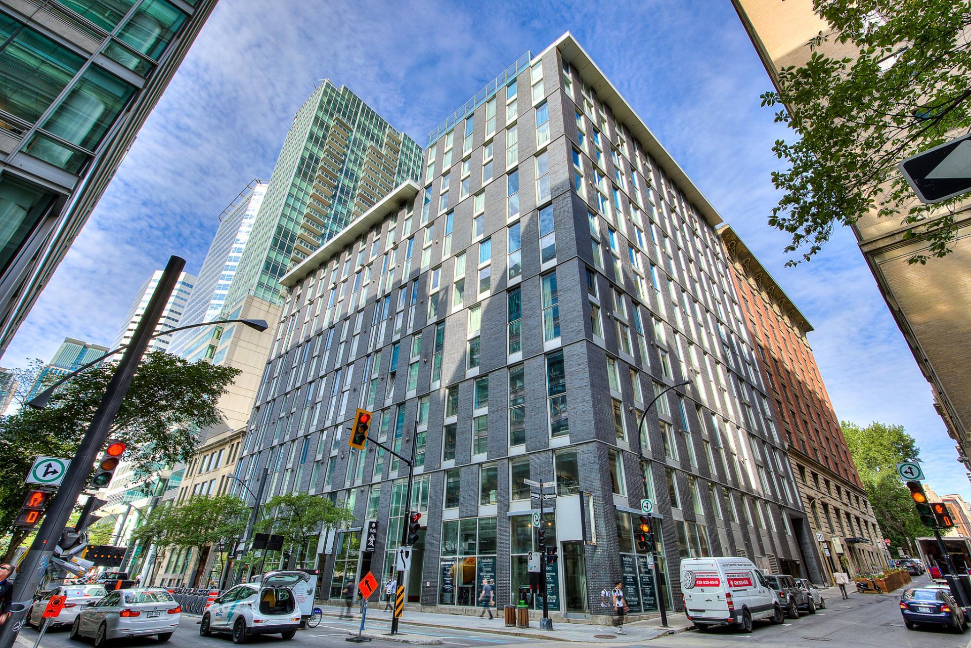 









445


Av. Viger O.

, 701,
Montréal (Ville-Marie),




QC
H2Z2B8


