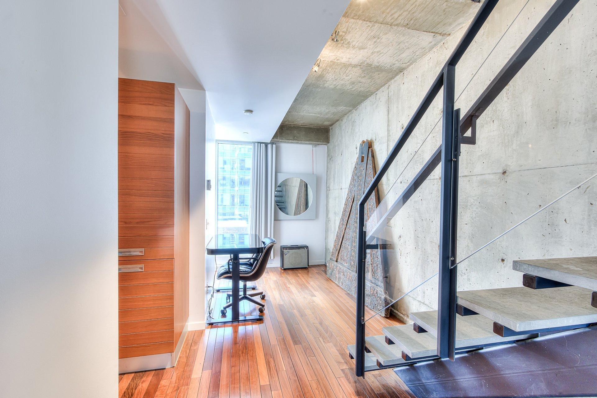 









445


Av. Viger O.

, 701,
Montréal (Ville-Marie),




QC
H2Z2B8

