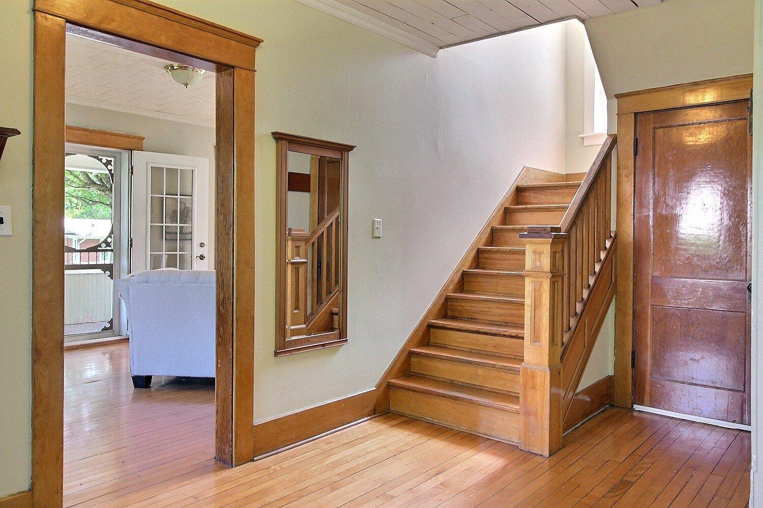 









1026


Rue Sanborn

,
Ayer's Cliff,




QC
J0B1C0

