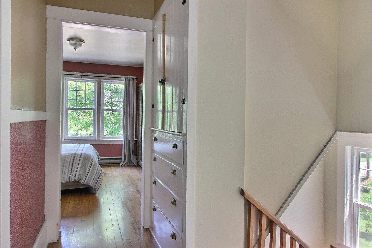 









1026


Rue Sanborn

,
Ayer's Cliff,




QC
J0B1C0

