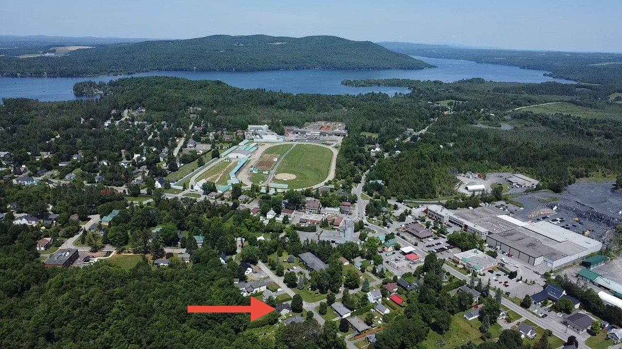









1026


Rue Sanborn

,
Ayer's Cliff,




QC
J0B1C0


