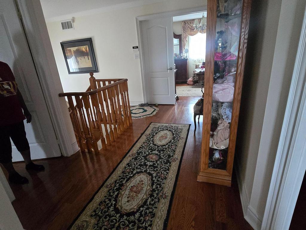 









19


Red Plant

Crescent,
Brampton,




ON
L7A 1V8

