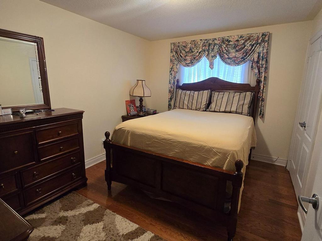 









19


Red Plant

Crescent,
Brampton,




ON
L7A 1V8

