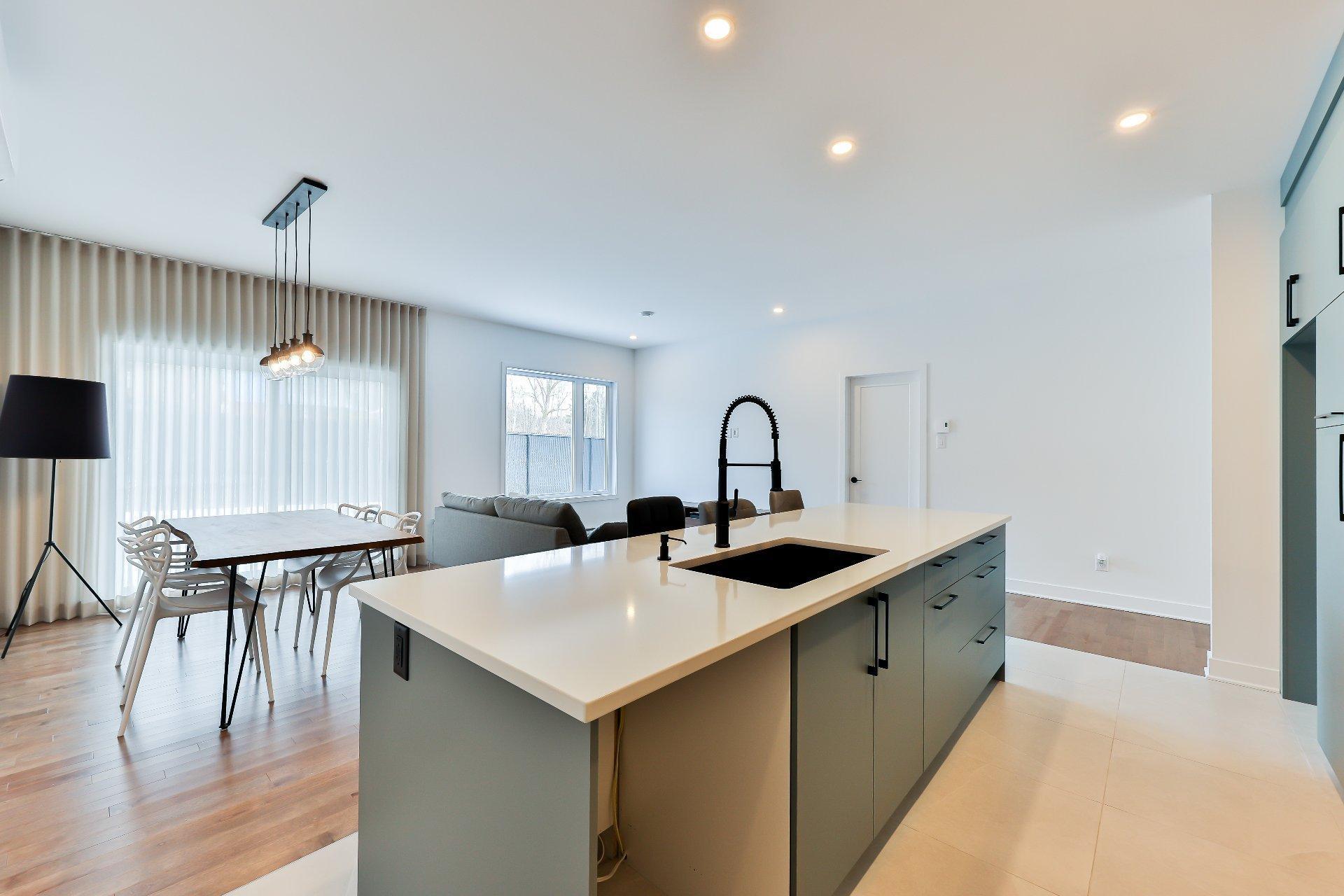 









3905


Rue Léon-Landry

,
Sainte-Julienne,




QC
J0K2T0

