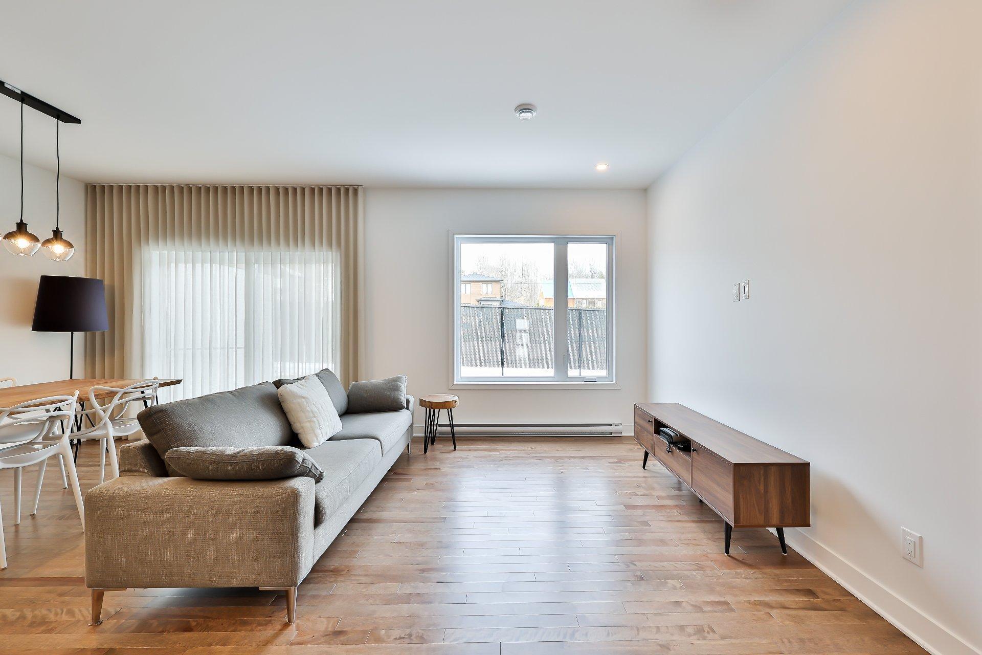 









3905


Rue Léon-Landry

,
Sainte-Julienne,




QC
J0K2T0


