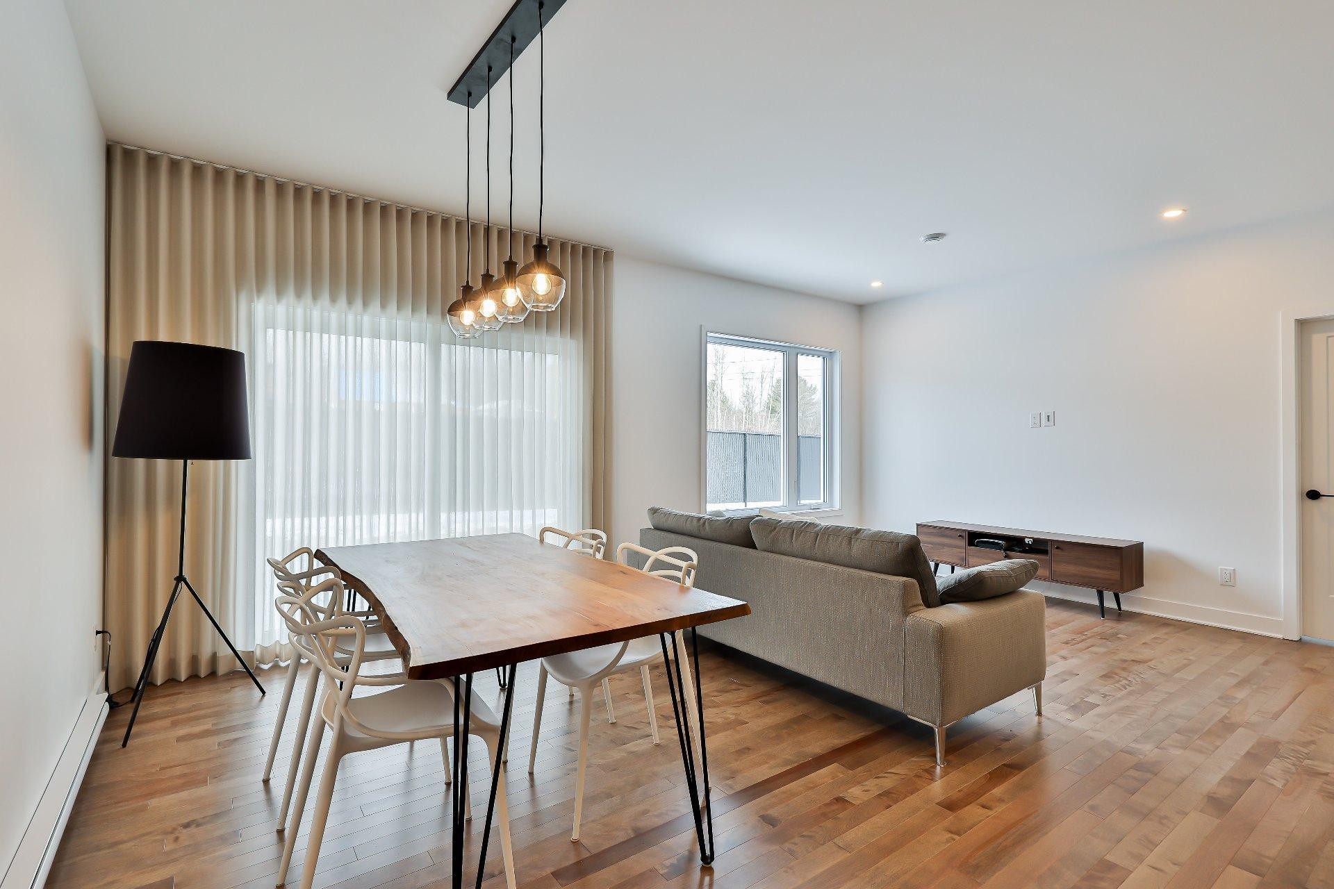 









3905


Rue Léon-Landry

,
Sainte-Julienne,




QC
J0K2T0

