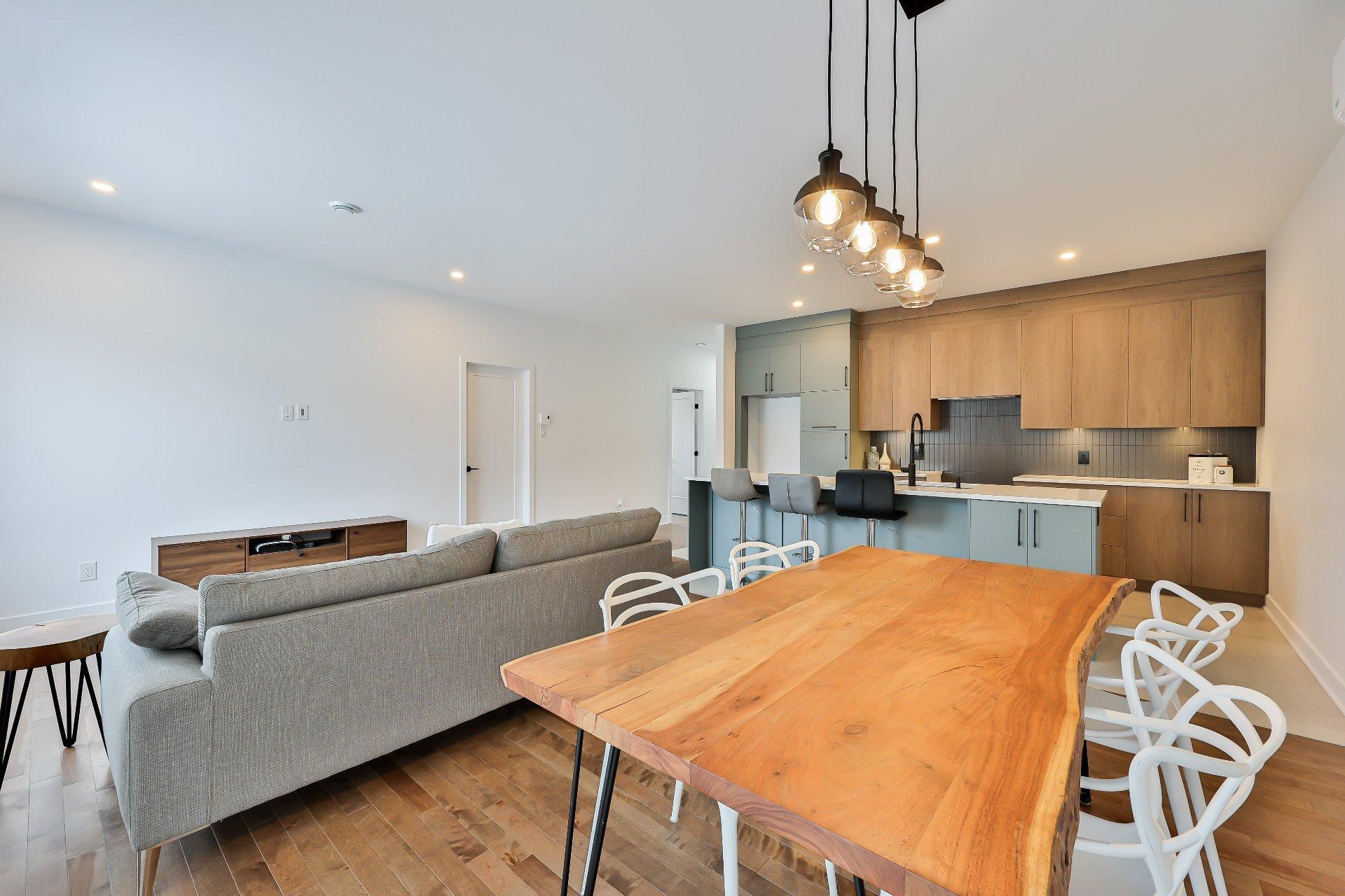 









3905


Rue Léon-Landry

,
Sainte-Julienne,




QC
J0K2T0

