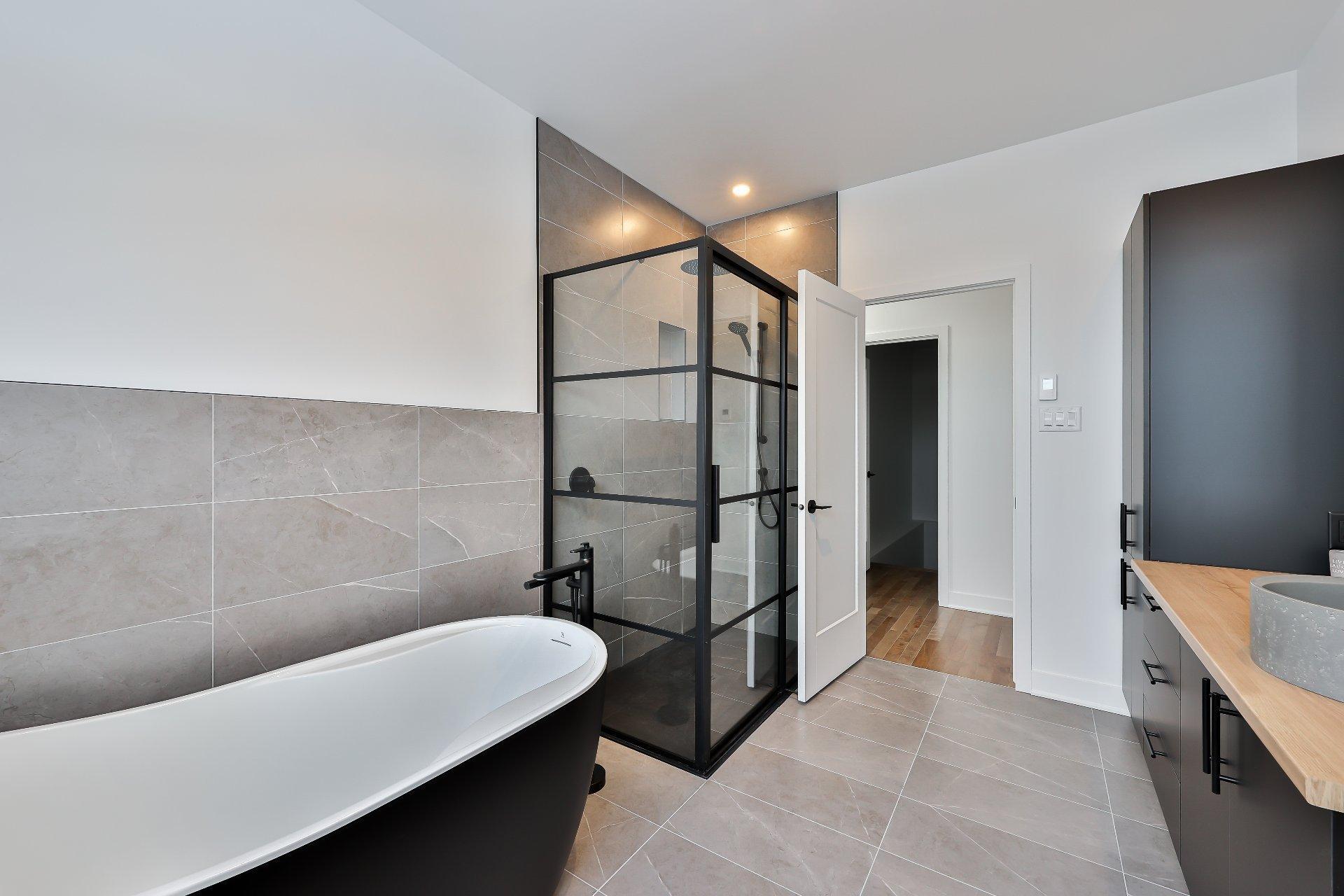 









3905


Rue Léon-Landry

,
Sainte-Julienne,




QC
J0K2T0

