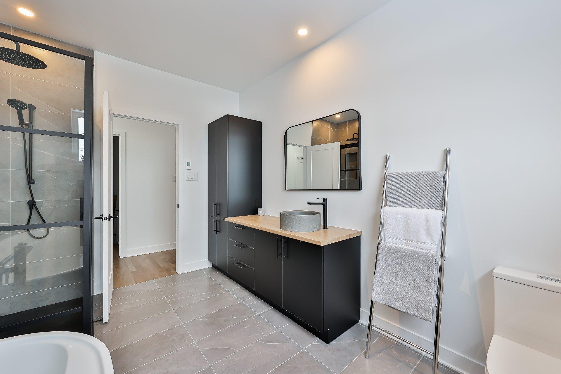 









3905


Rue Léon-Landry

,
Sainte-Julienne,




QC
J0K2T0

