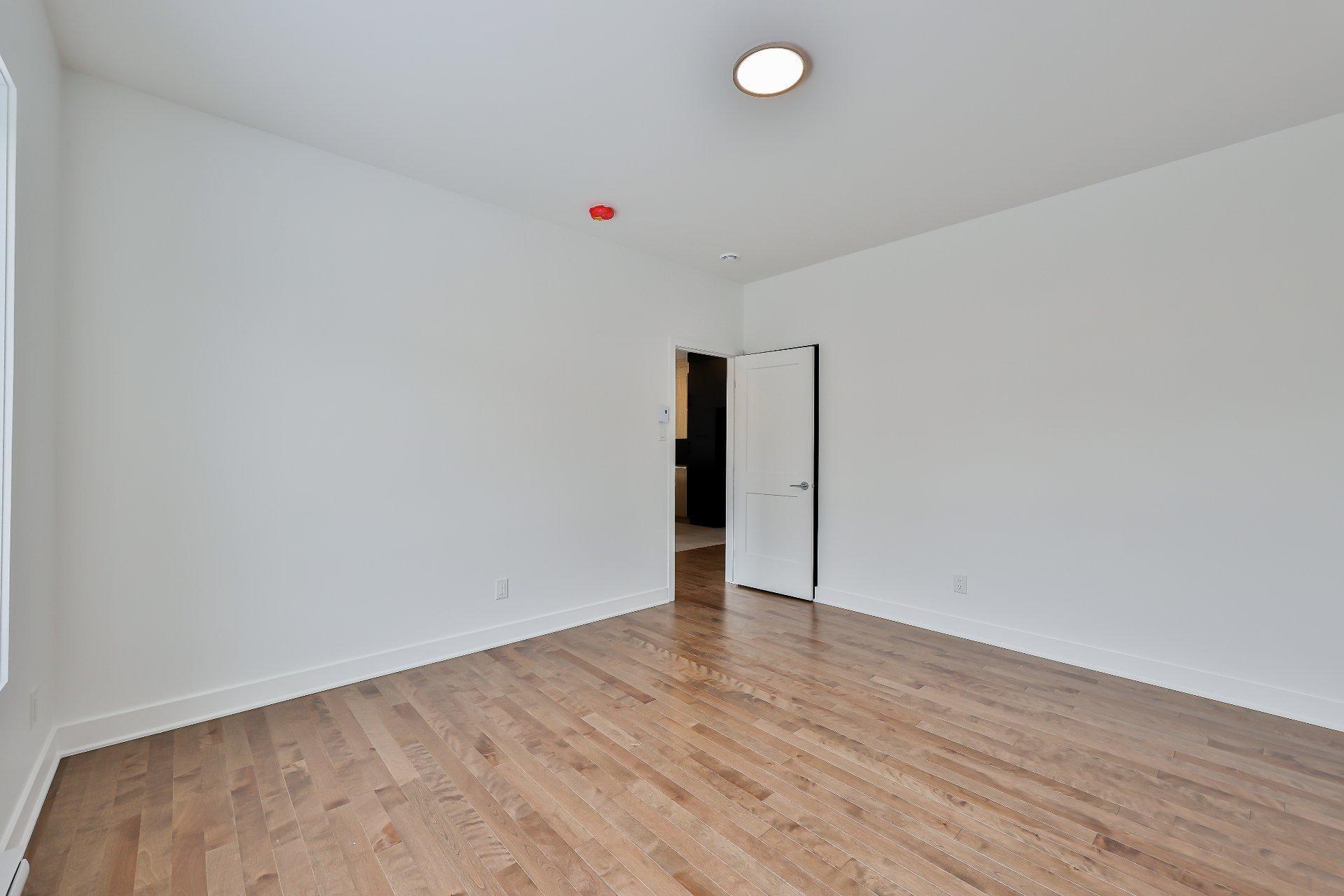 









3905


Rue Léon-Landry

,
Sainte-Julienne,




QC
J0K2T0

