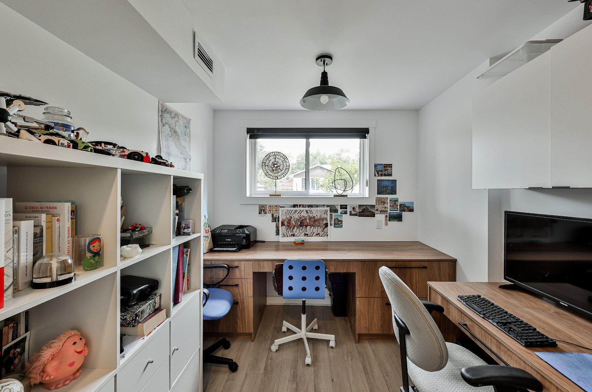 









30


Rue Christian

,
Repentigny (Repentigny),




QC
J6A4J2

