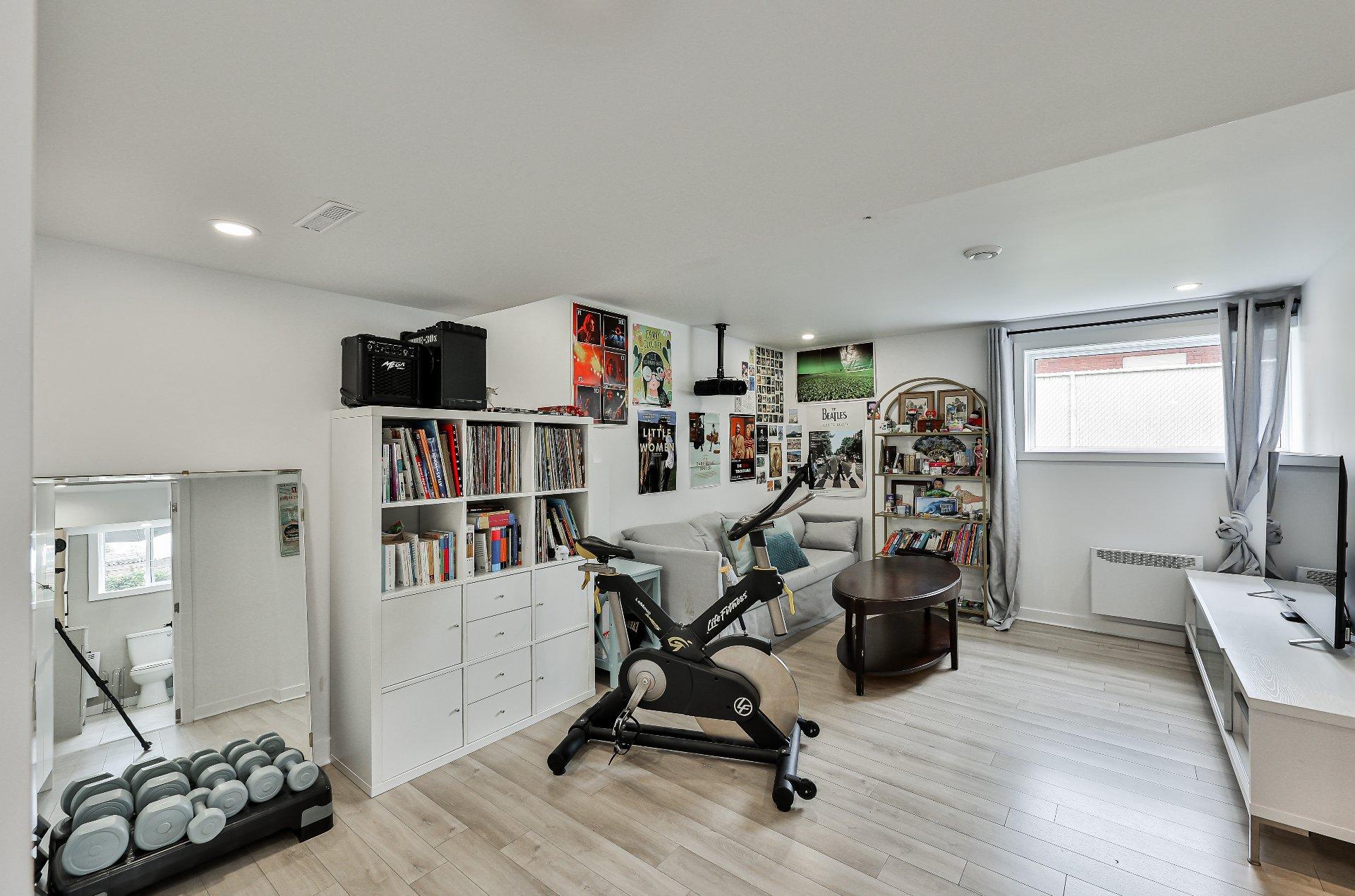 









30


Rue Christian

,
Repentigny (Repentigny),




QC
J6A4J2

