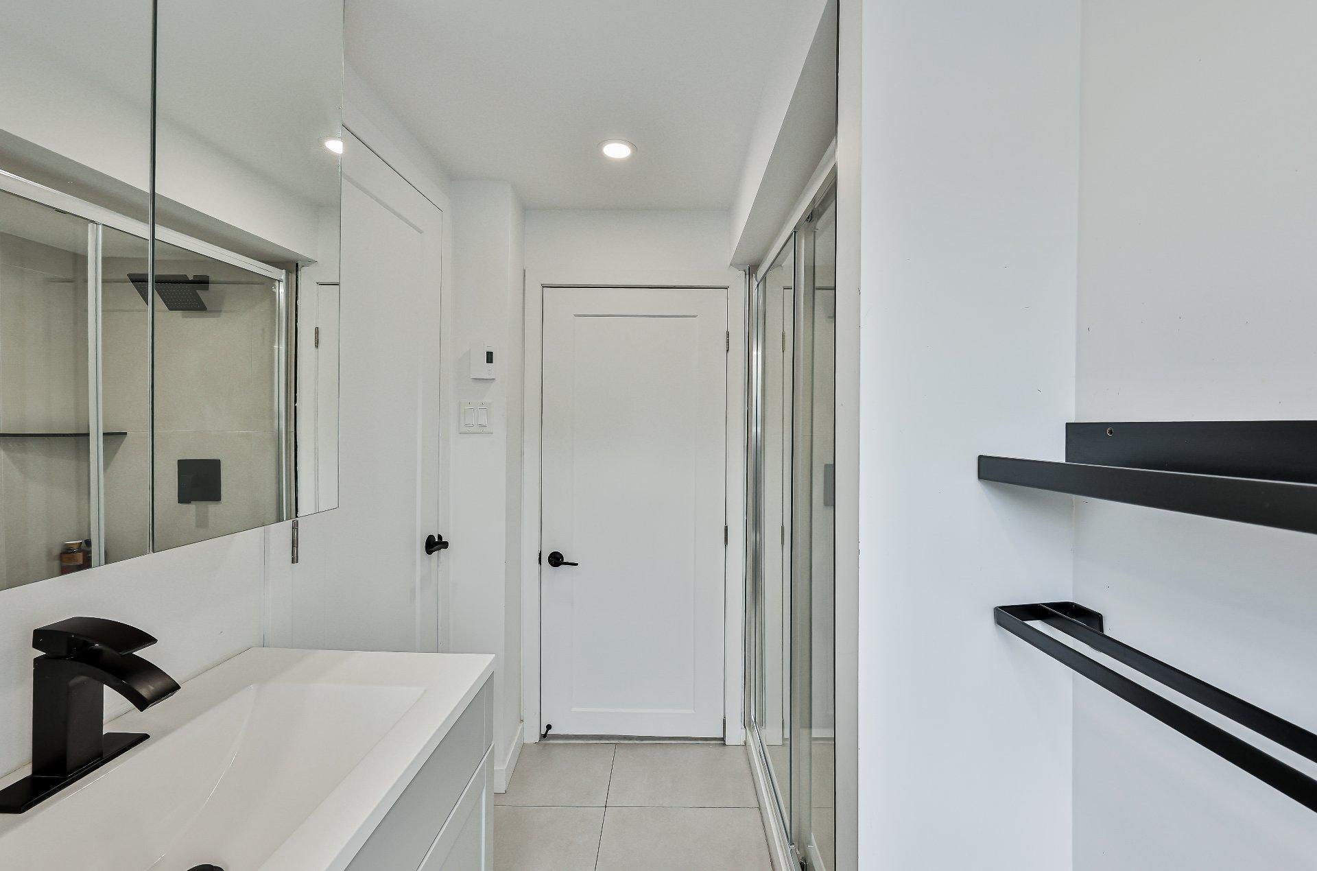 









30


Rue Christian

,
Repentigny (Repentigny),




QC
J6A4J2

