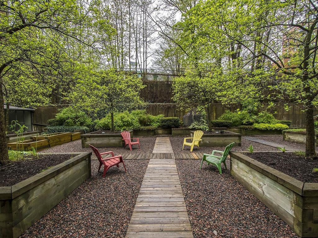 












623 1326 Lower Water Street

,
Halifax,




NS
B3J 3R3

