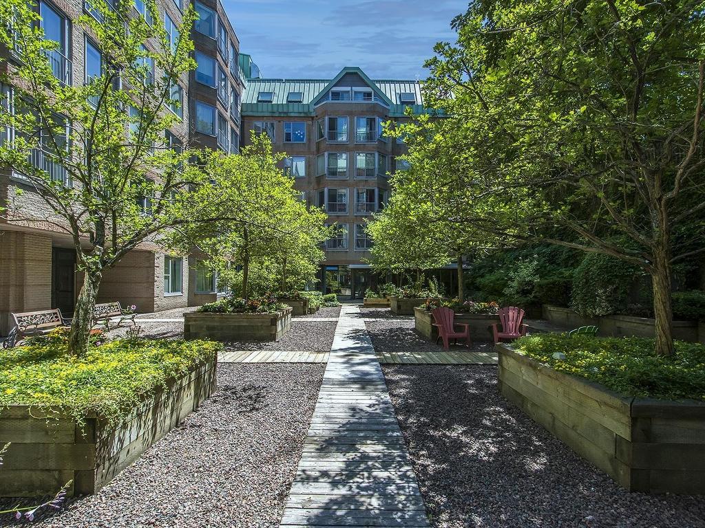 












623 1326 Lower Water Street

,
Halifax,




NS
B3J 3R3

