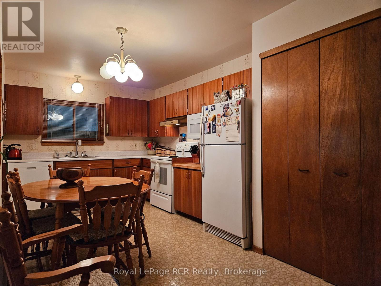 












303482 INDIAN ACRES ROAD W

,
Georgian Bluffs,




Ontario
N4K0G3

