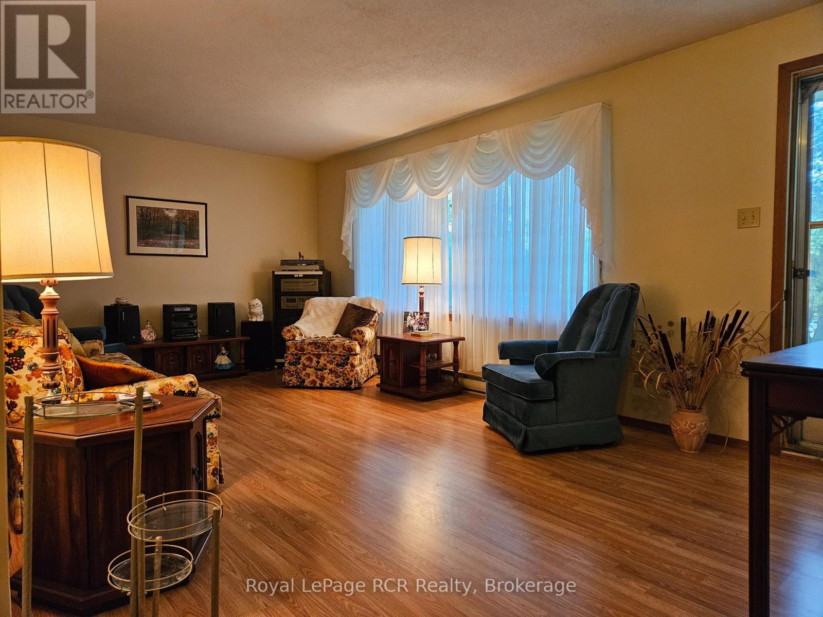












303482 INDIAN ACRES ROAD W

,
Georgian Bluffs,




Ontario
N4K0G3

