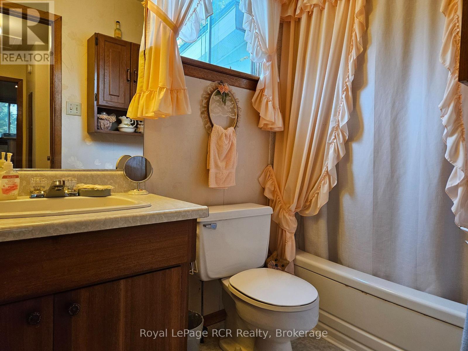 












303482 INDIAN ACRES ROAD W

,
Georgian Bluffs,




Ontario
N4K0G3

