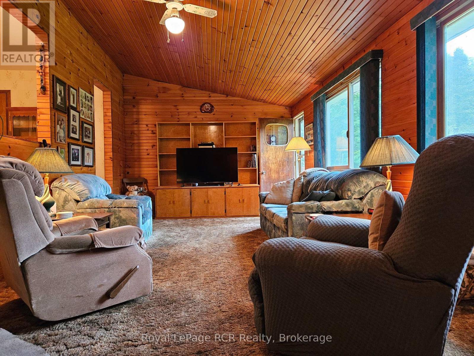 












303482 INDIAN ACRES ROAD W

,
Georgian Bluffs,




Ontario
N4K0G3

