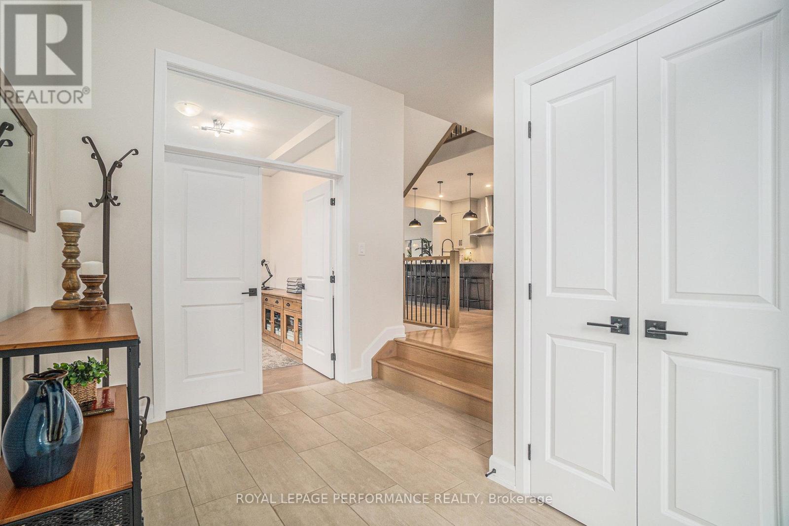 












916 SOCCA CRESCENT

,
Ottawa,




Ontario
K4A5L9

