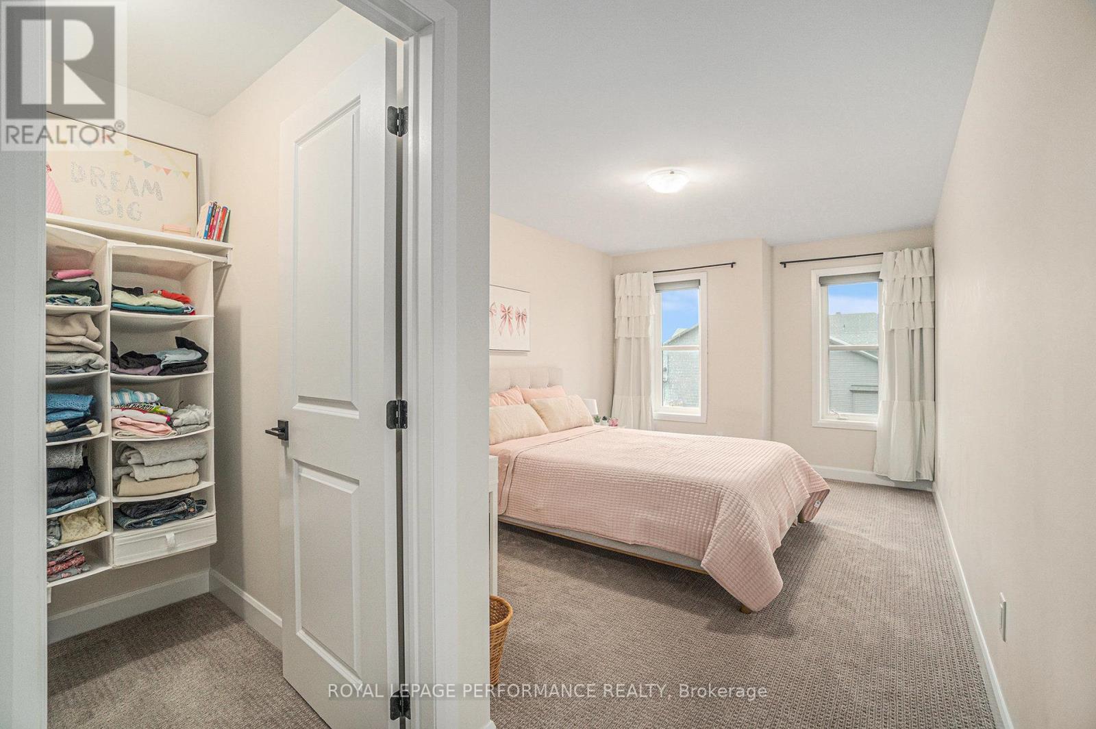 












916 SOCCA CRESCENT

,
Ottawa,




Ontario
K4A5L9

