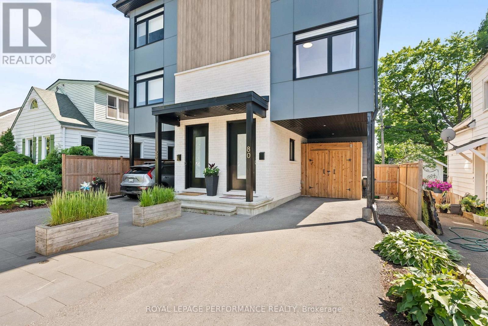 












80 DAGMAR AVENUE

,
Ottawa,




Ontario
K1L5T4

