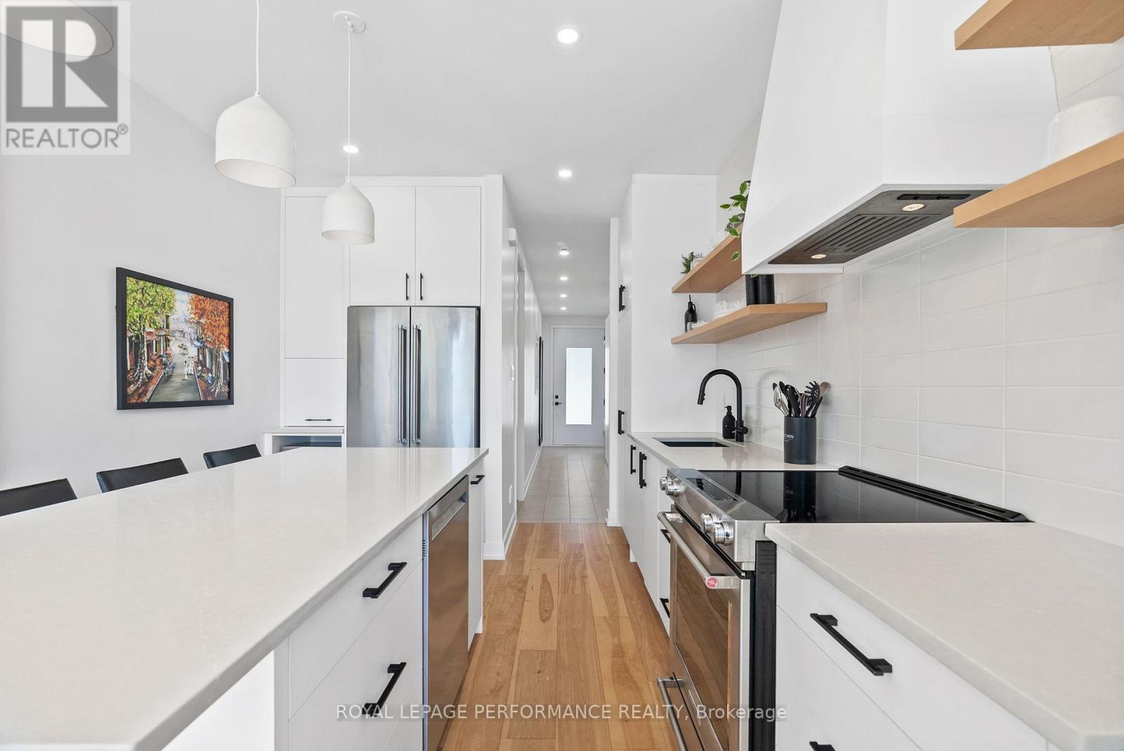 












80 DAGMAR AVENUE

,
Ottawa,




Ontario
K1L5T4

