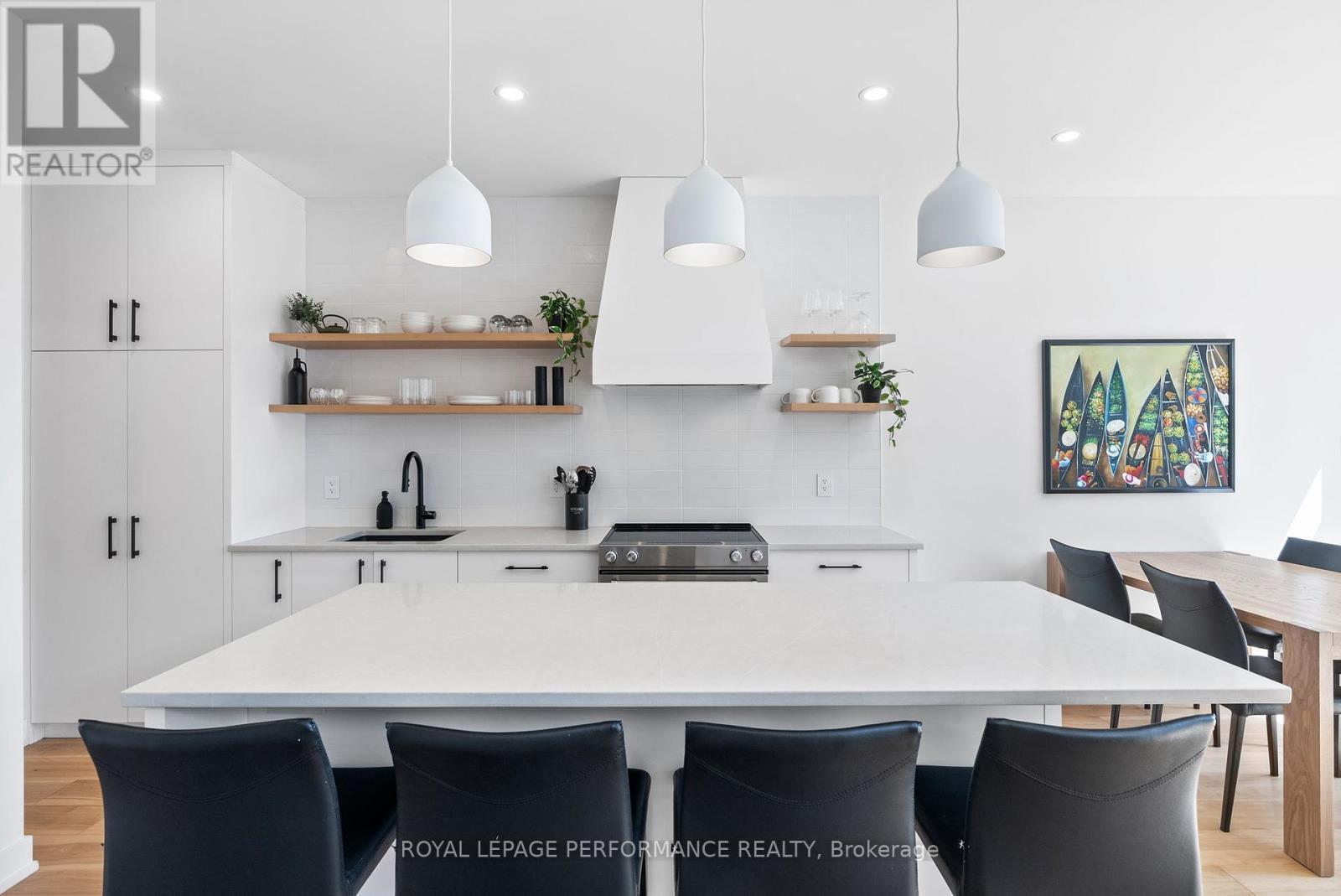 












80 DAGMAR AVENUE

,
Ottawa,




Ontario
K1L5T4

