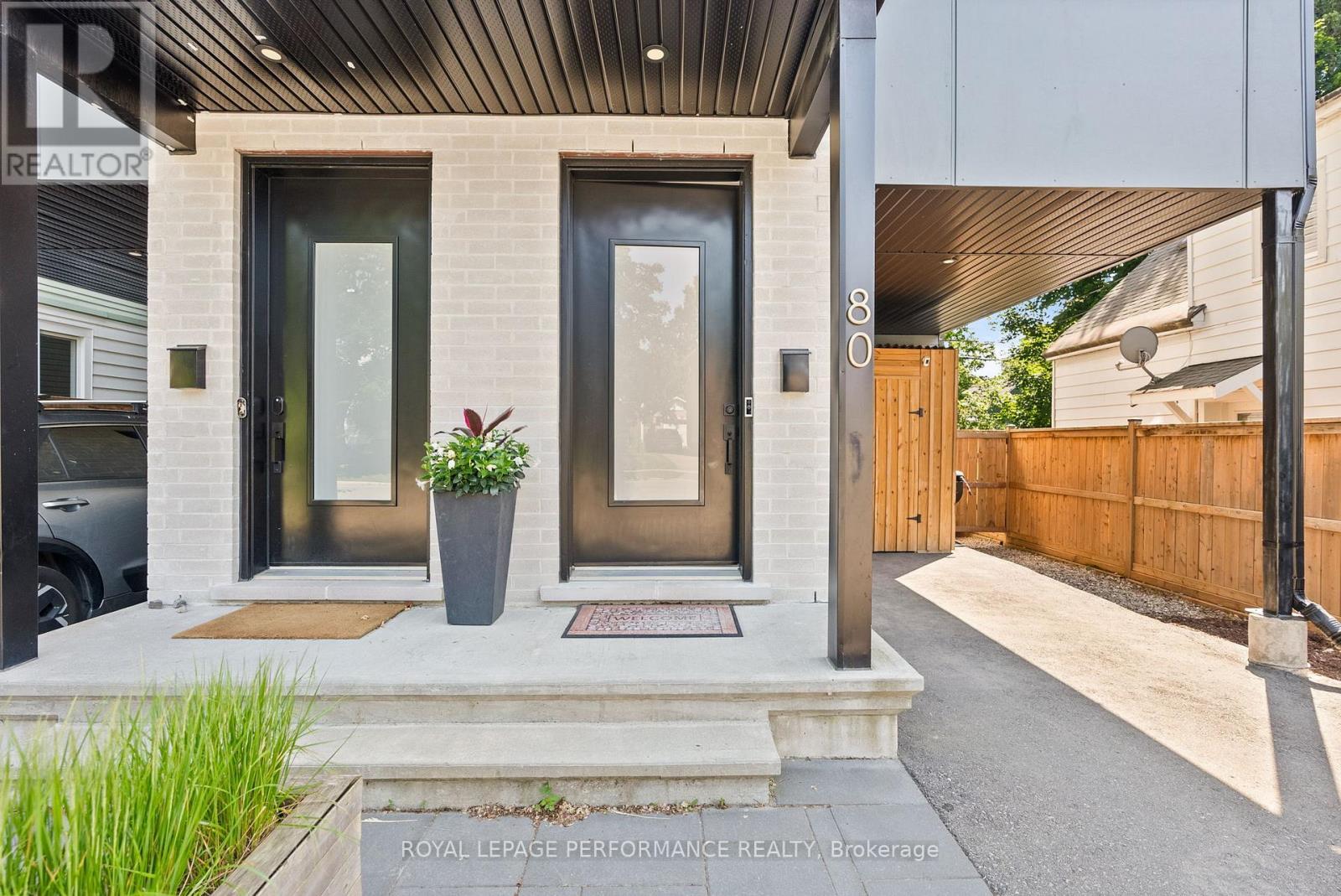 












80 DAGMAR AVENUE

,
Ottawa,




Ontario
K1L5T4

