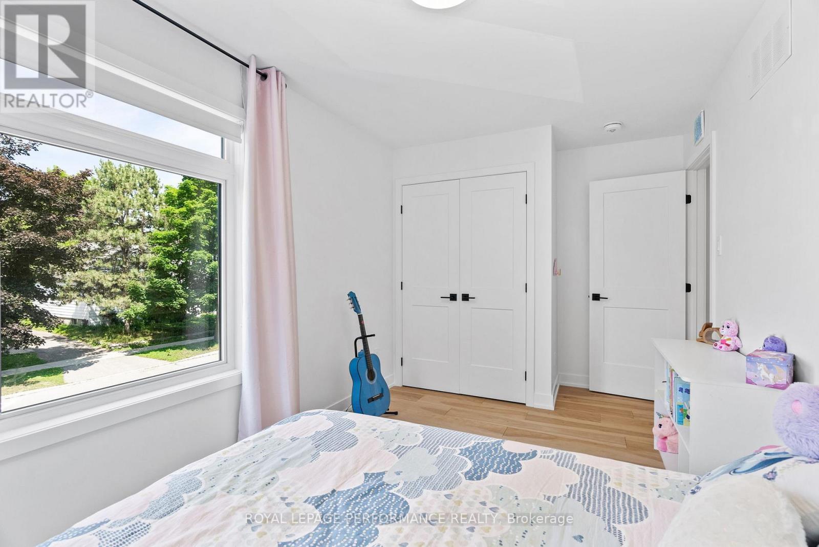 












80 DAGMAR AVENUE

,
Ottawa,




Ontario
K1L5T4

