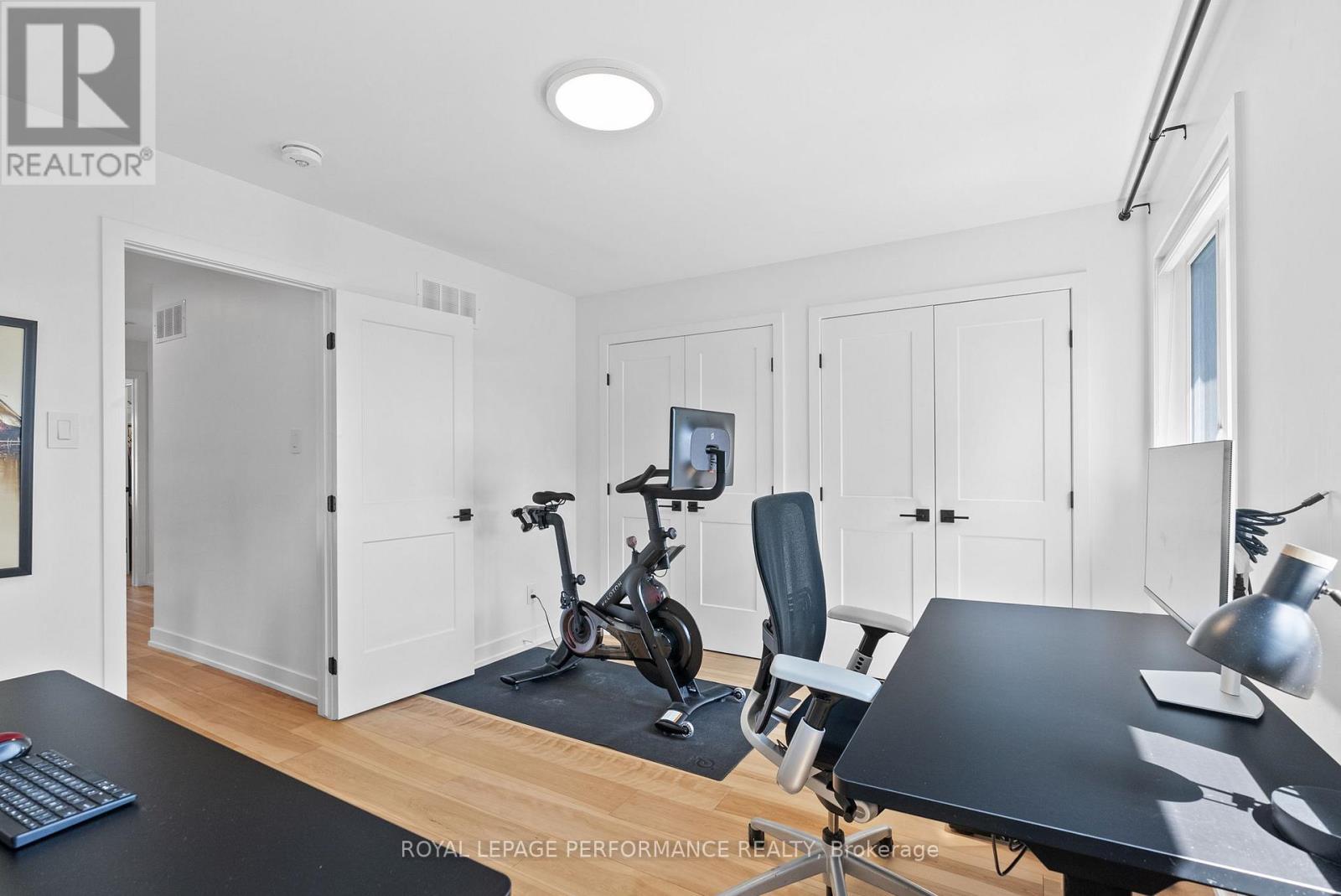 












80 DAGMAR AVENUE

,
Ottawa,




Ontario
K1L5T4

