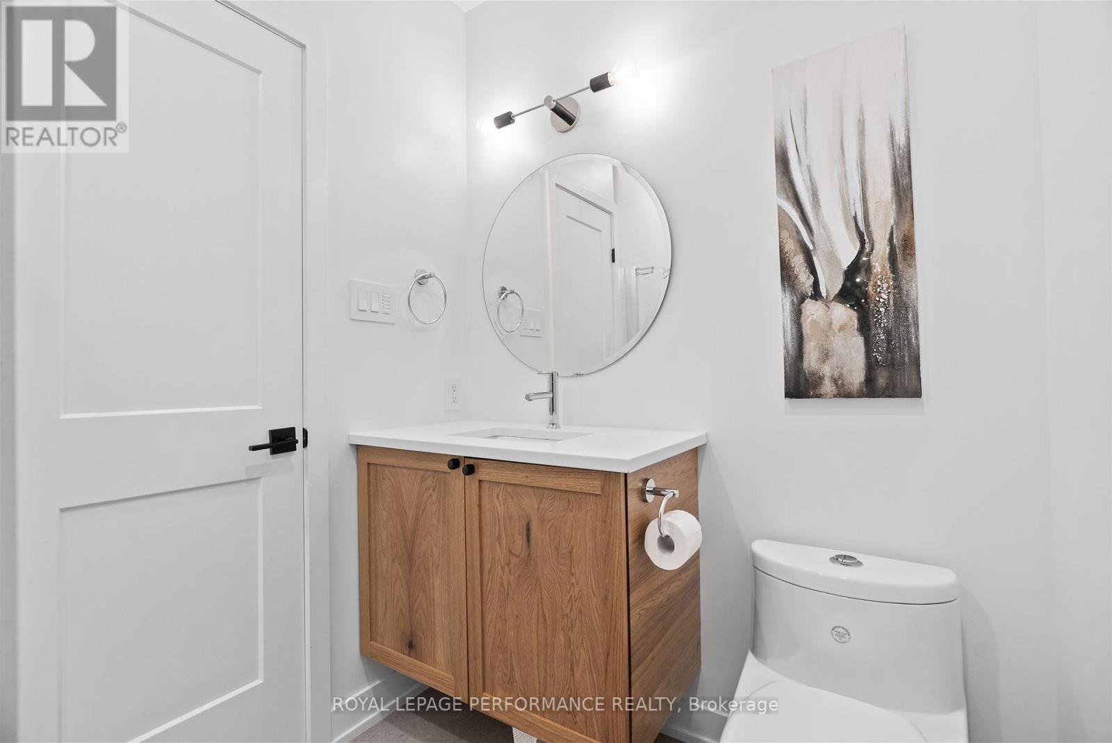 












80 DAGMAR AVENUE

,
Ottawa,




Ontario
K1L5T4

