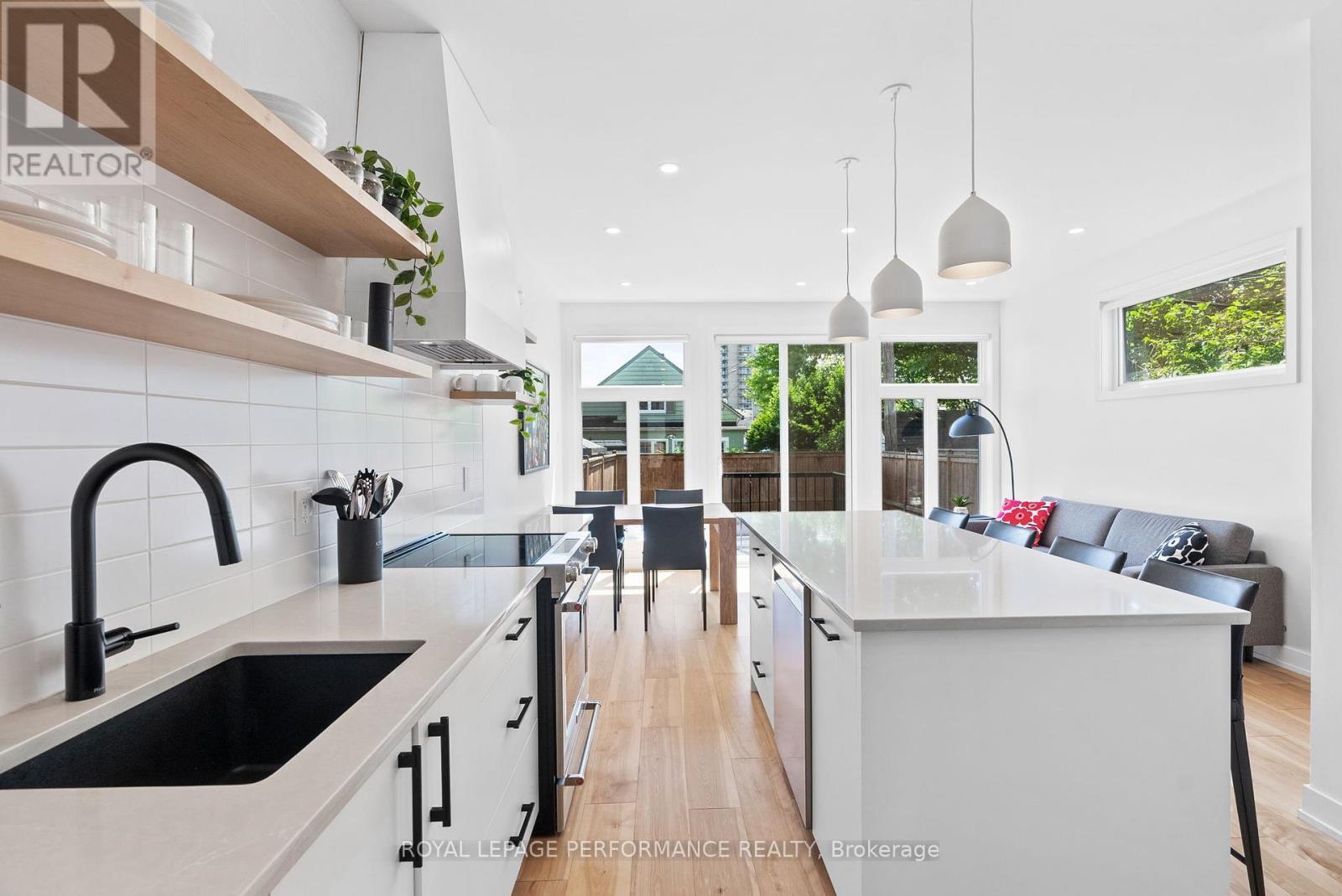 












80 DAGMAR AVENUE

,
Ottawa,




Ontario
K1L5T4

