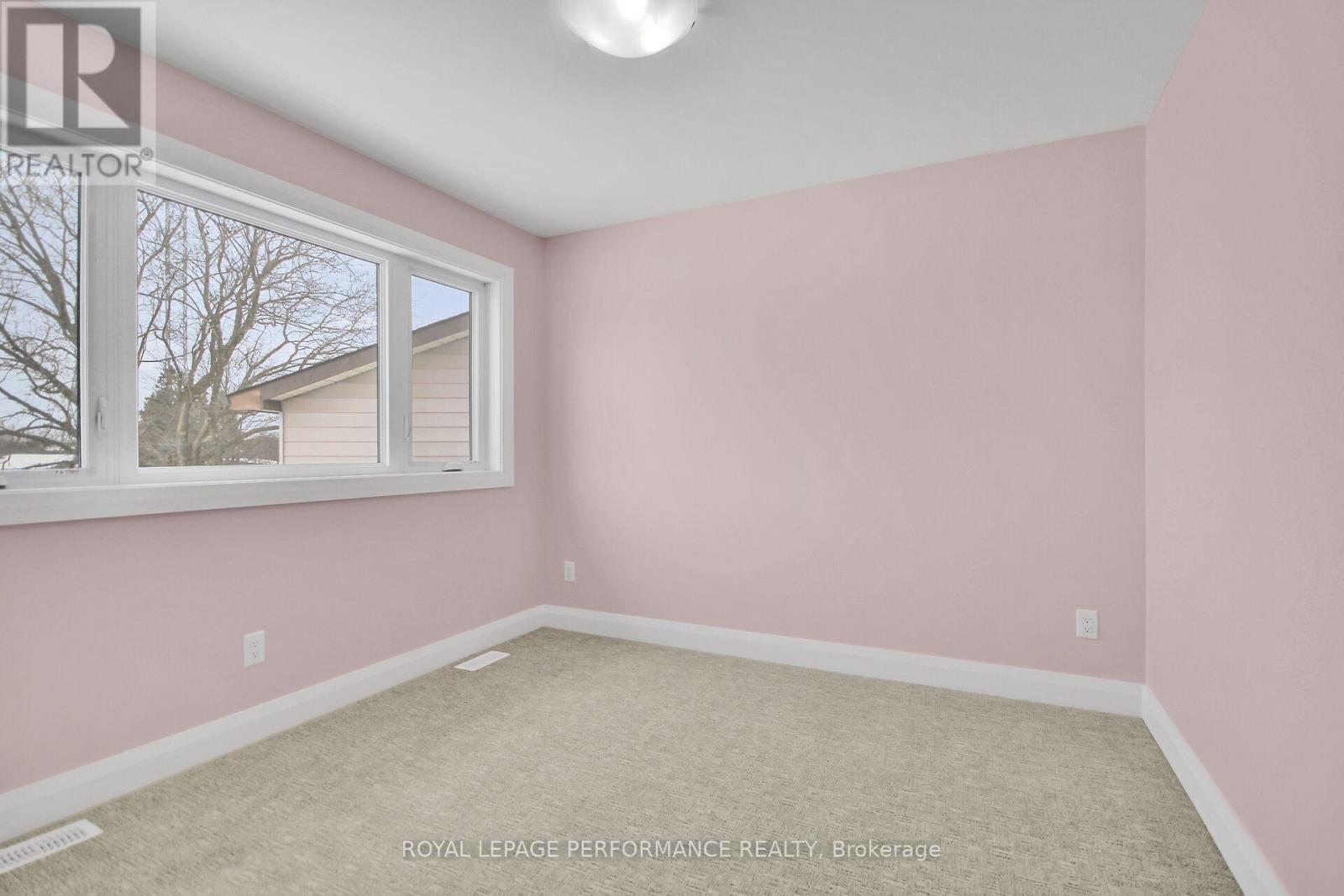 












9 BRYDON COURT

,
Ottawa,




Ontario
K2G4A6

