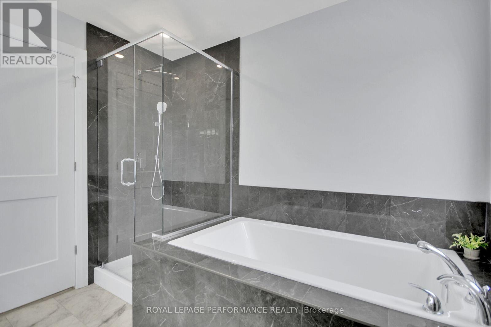 












9 BRYDON COURT

,
Ottawa,




Ontario
K2G4A6

