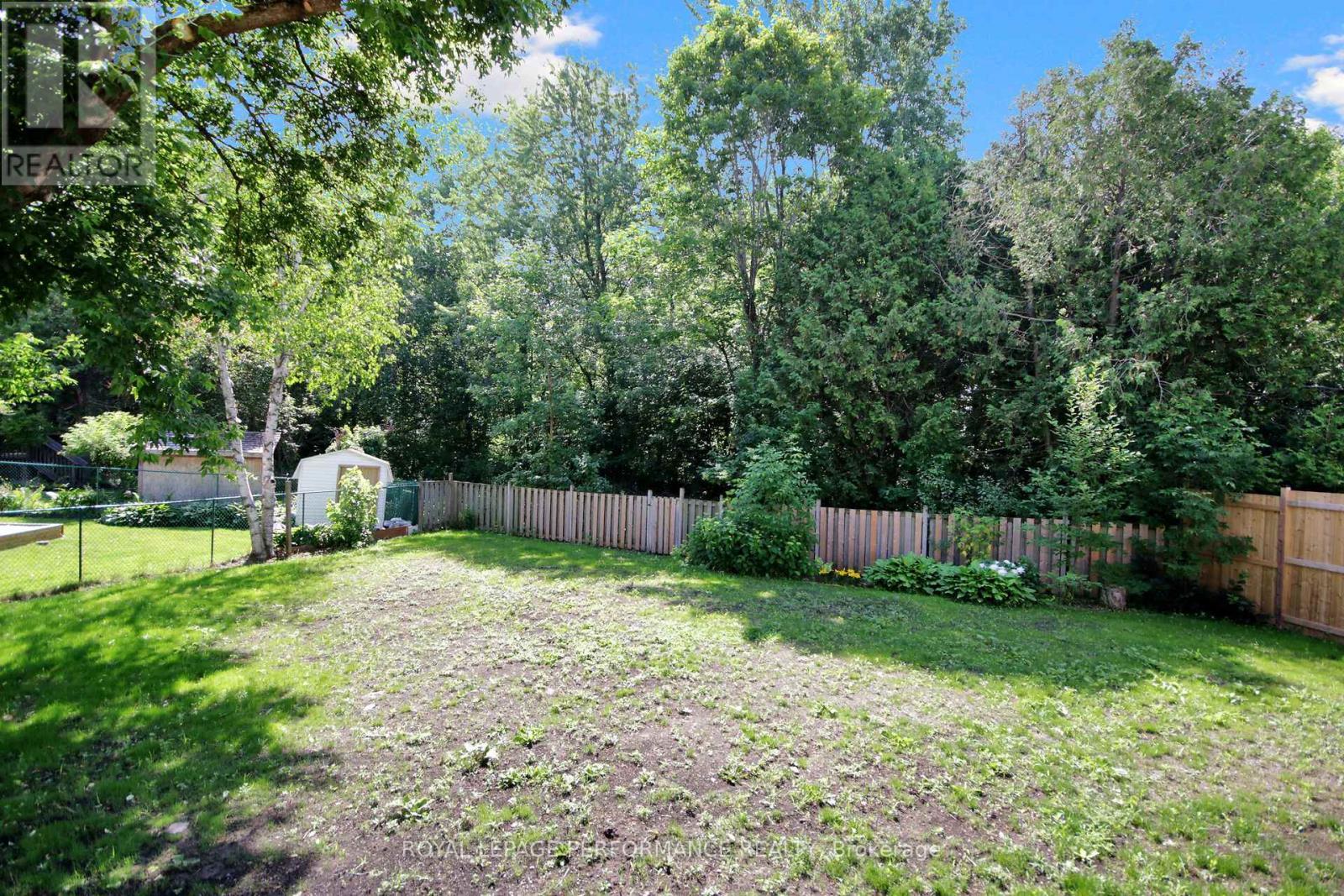 












9 BRYDON COURT

,
Ottawa,




Ontario
K2G4A6

