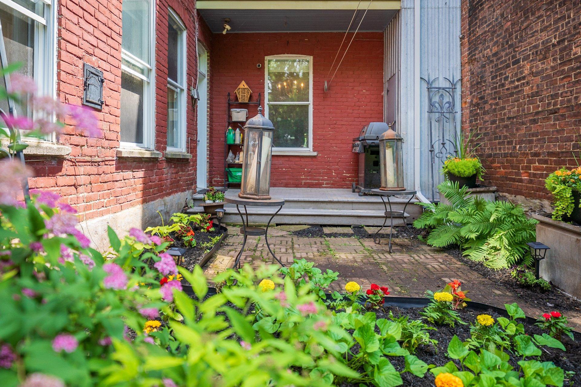 









1809


Rue Grand Trunk

,
Montréal (Le Sud-Ouest),




QC
H3K1M2

