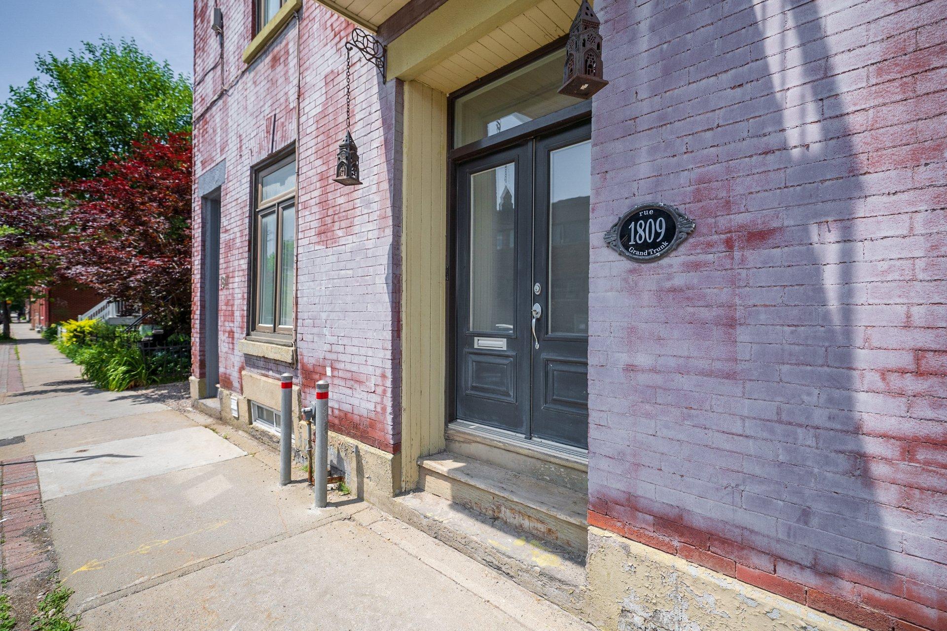 









1809


Rue Grand Trunk

,
Montréal (Le Sud-Ouest),




QC
H3K1M2

