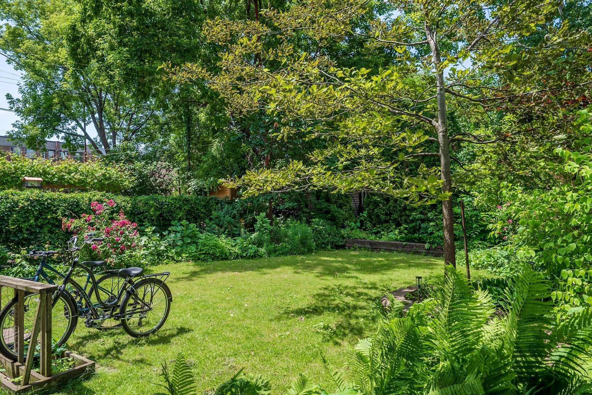 









1809


Rue Grand Trunk

,
Montréal (Le Sud-Ouest),




QC
H3K1M2

