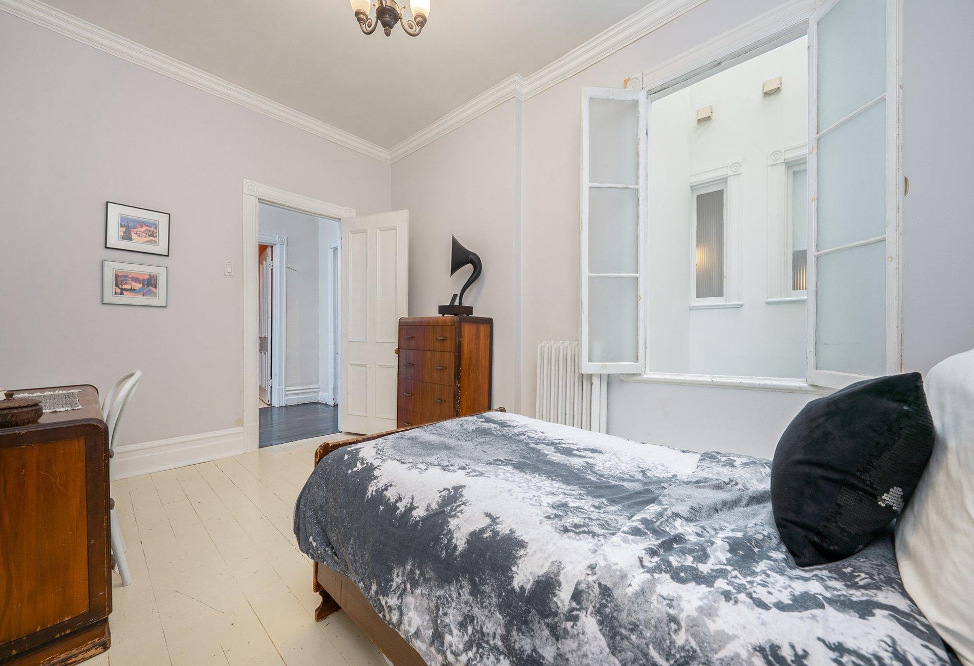 









1809


Rue Grand Trunk

,
Montréal (Le Sud-Ouest),




QC
H3K1M2

