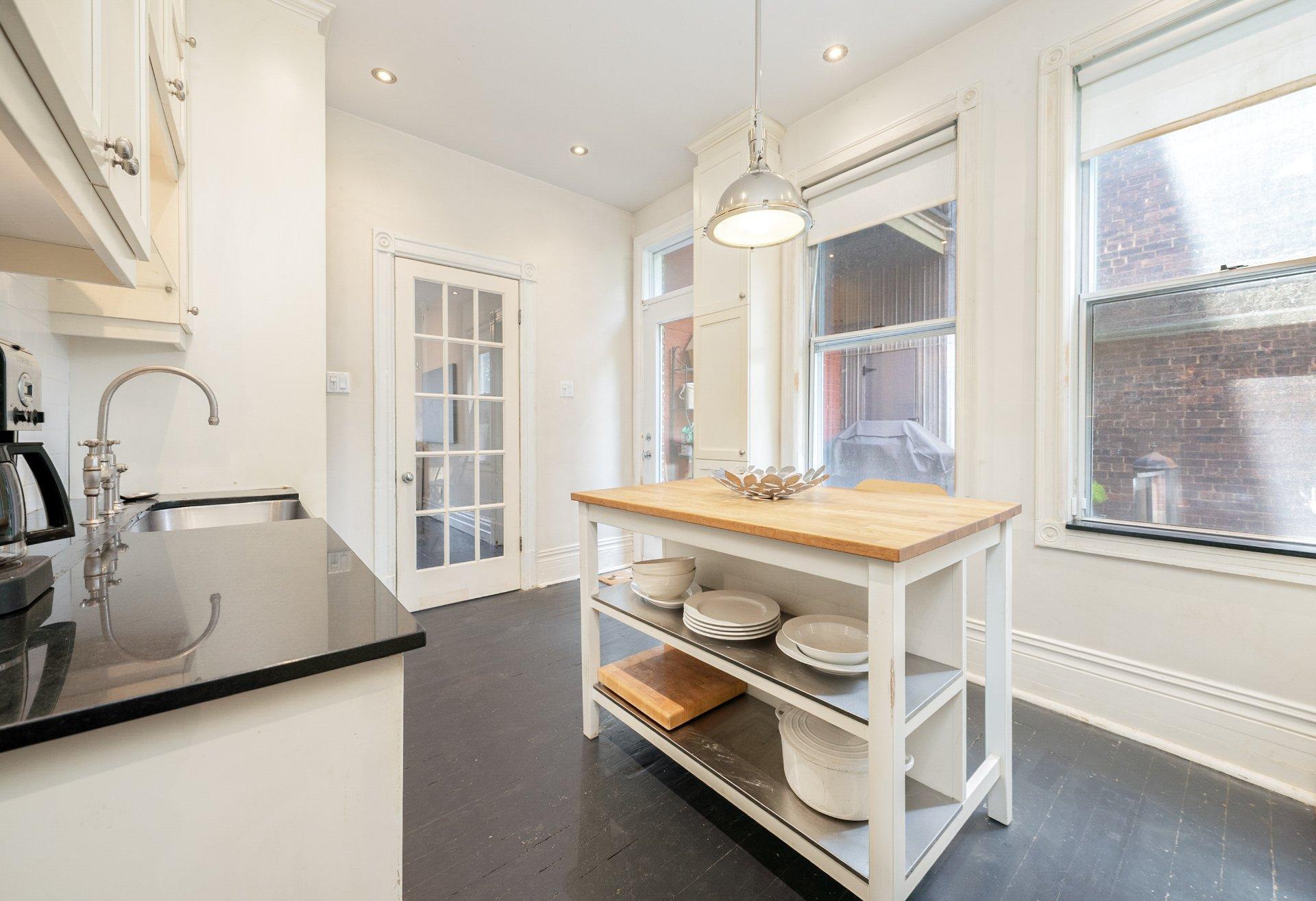 









1809


Rue Grand Trunk

,
Montréal (Le Sud-Ouest),




QC
H3K1M2

