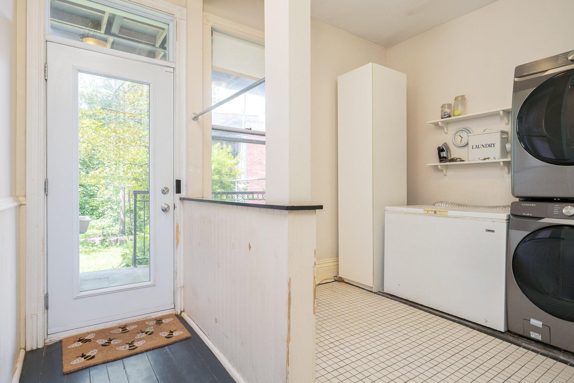 









1809


Rue Grand Trunk

,
Montréal (Le Sud-Ouest),




QC
H3K1M2


